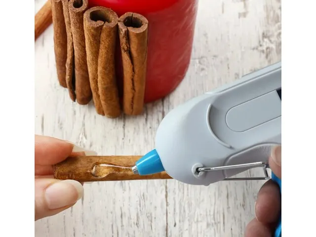 Mini lijmpistool Westcott hoge temp. incl 2 patronen 7mm