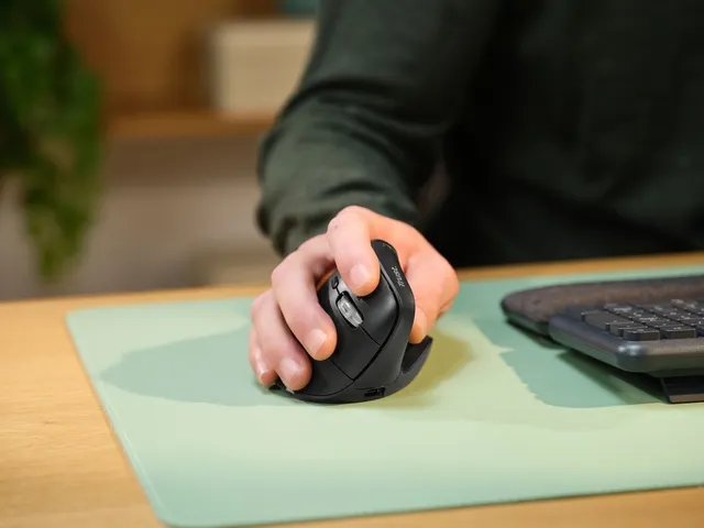 Ergonomische muis Trust hyperscrol Vyran draadloos zwart