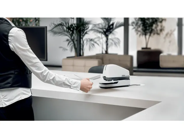 Nietmachine Elektrisch Rapid Optima 60E 60vel Zwart/Zilver