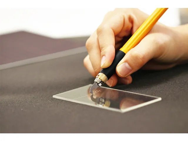 Couteau de précision Olfa AK-4 Pro blister 1 pièce