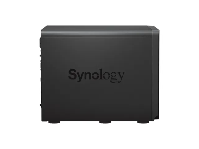 Synology DiskStation AMD Ryzen V1500B, 4 GB DDR4 NAS