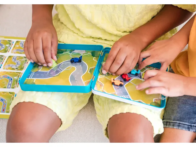 Smart Games Pole Position Travel Game 7+