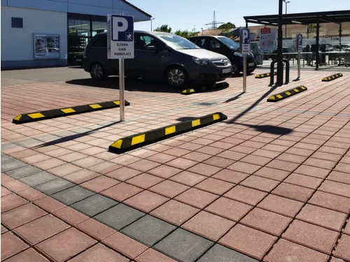 parkeerplaatsbegrenzing,B 1800mm,recyclebaar rubber,roodbruin/wit