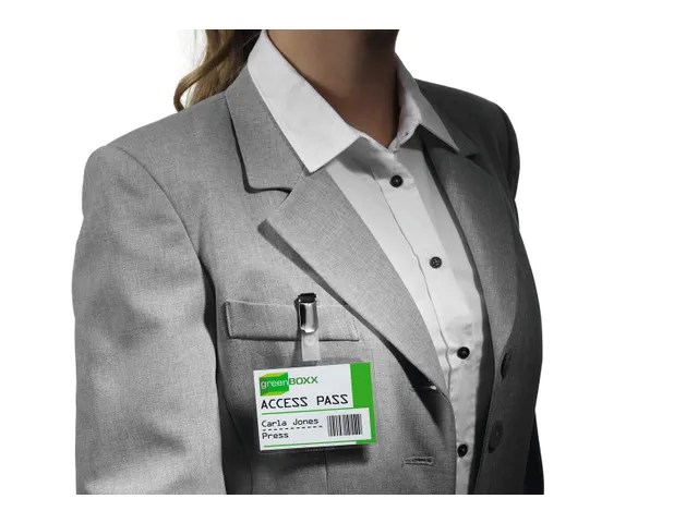 Badge Durable 8003 met clip liggend gesloten 60x90mm