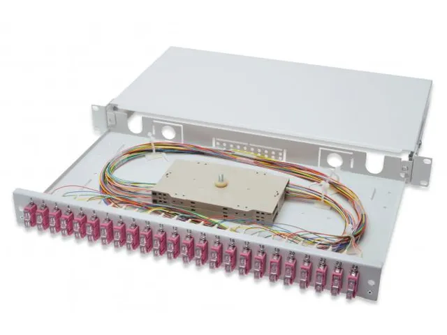 Glasvezel-lasdoos 1U uitgerust 24x SC DX OM4 inclusief lascassette Gri