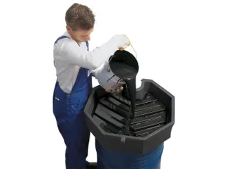 trechter,v. 200l vat,HxØ 190x690mm,m. uitsparing v. vulstandmeter,HDP - 1