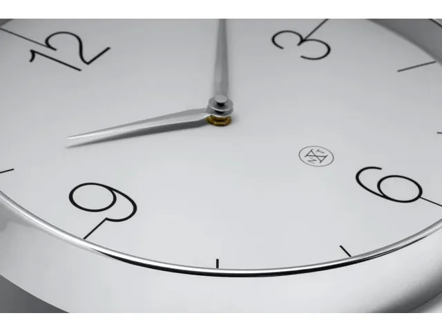 Horloge murale NeXtime Finesse Ø30,5cm argent