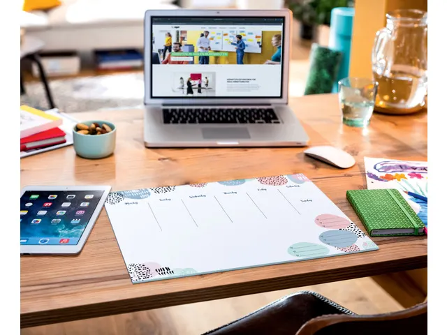 Dagplanner Inspire A5 GRATIS bureauonderlegger Rose Inspiration (JS201