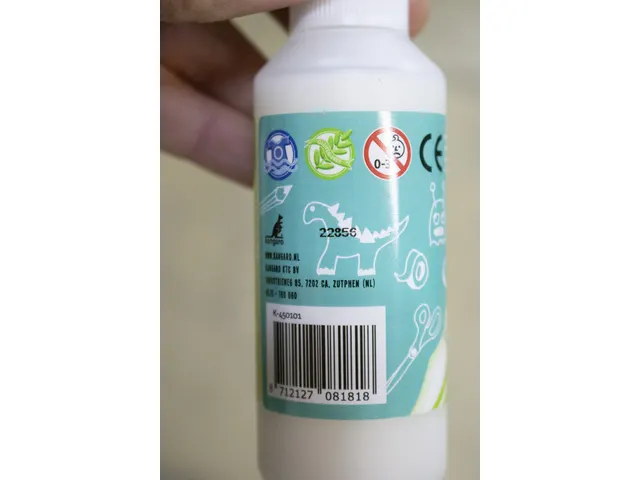 Colle Enfants Eco Kangaro Flacon 100ml avec spatule Vert