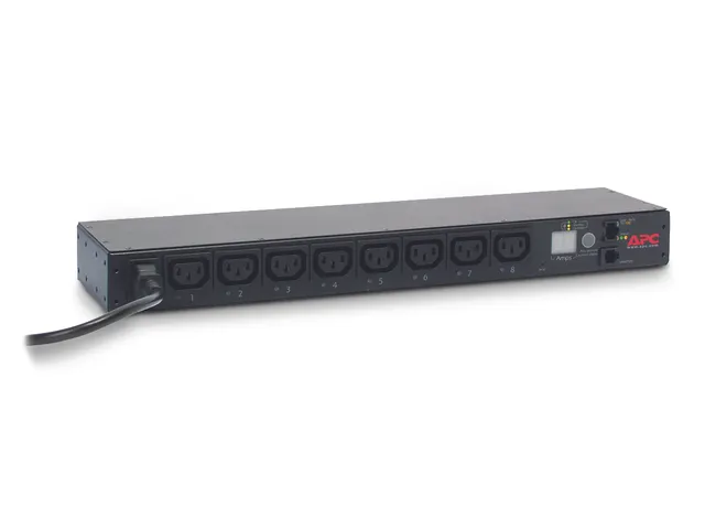 APC Rack PDU AP7920B, Switched, 0U/1U, 10A, 230V, (8x) C13, C14 stekke