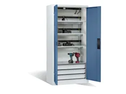 acculaadkast 1950x930x500mm 15stekkerdozen 230V ventilator fr. RAL5023