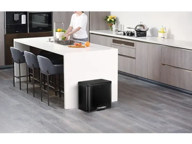 Essential Recycler pedaalemmer 9+9+9L zwart