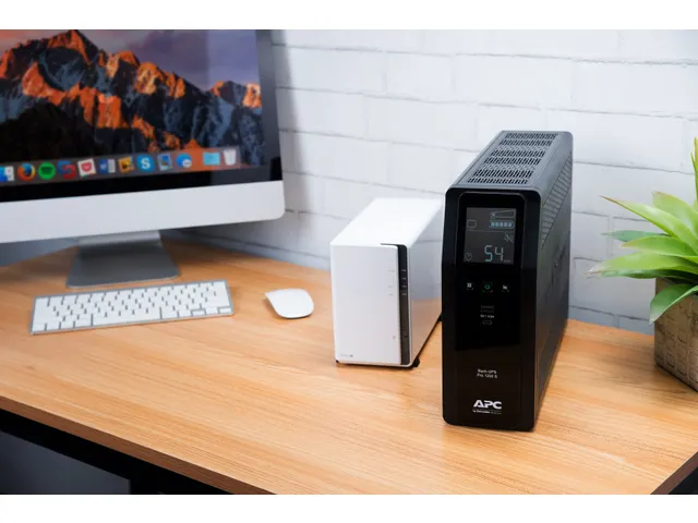 Back UPS Pro BR 1200VA - Sinewave - 8 CEI - AVR - Interface LCD