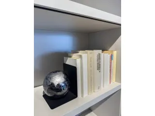 Boekensteun TROIKA met magnetische Wereldbol 13cm zwart-zilver - 2