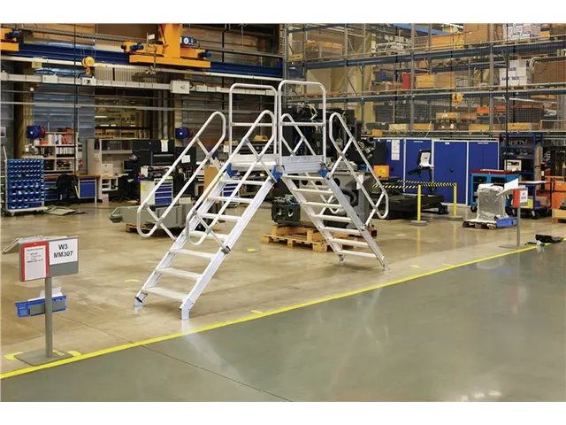 passerelle,estrade H 1,07m,2x5marches,marches l 600mm,inclinaison 45°