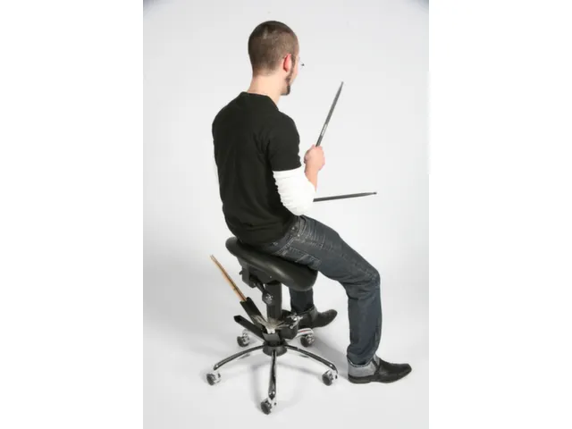 tabouret à selle,assise H 495-625mm,assise similicuir noir