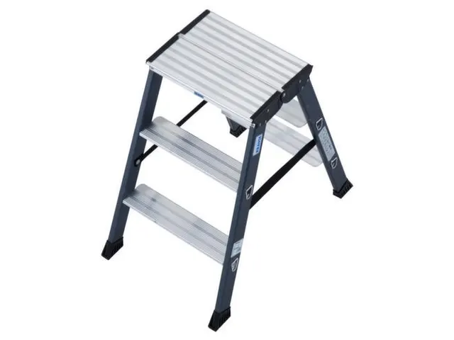 dubbele ladder beide zijden 2x3treden Stand H 0 2m balk L 0 7m