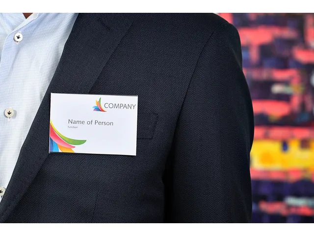 Badge Europel avec pince et épingle 90x60cm 24 pièces