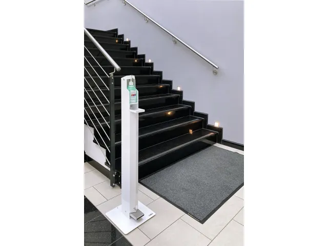 Desinfectiezuil met Pedaal Wit