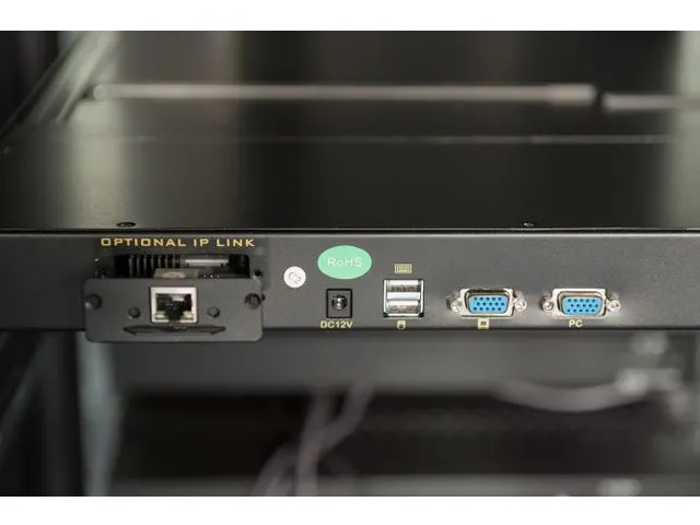 Modulaire console met 17-inch TFT 16-poorts KVM & touchpad Qwerty