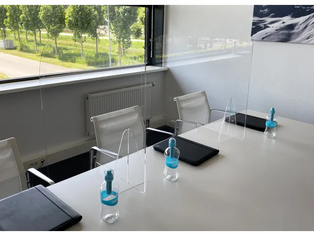 Plexiglas vergaderboogscherm 140x105cm