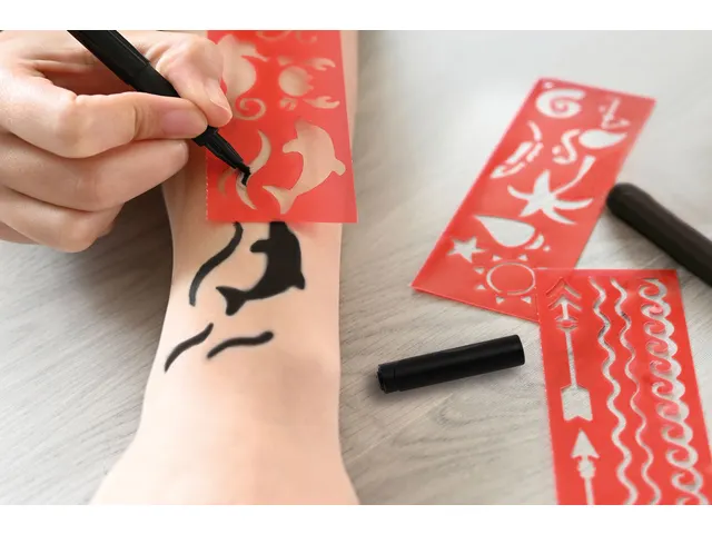 Tattoo stift Eberhard Faber 2st. zwart op kaart.