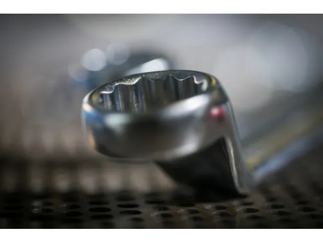 R01102732 Clé à œil double SW27x32mm 365mm