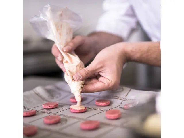 Plaqnet Bakpapier 41 Gram 400x600mm 5x500 Vel