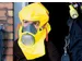 MSA S-Cap CO P vluchtmasker geel in lichtreflecterende muurbox