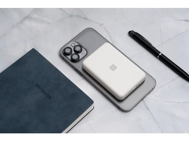 XtremeMac 5000mAh Magnetic Powerbank | Compact MagSafe Charger