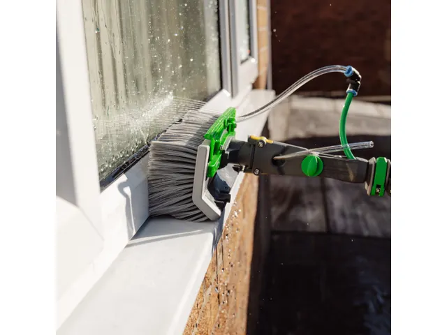 Brosse d'angle Unger nLite non fleurée 28cm vert