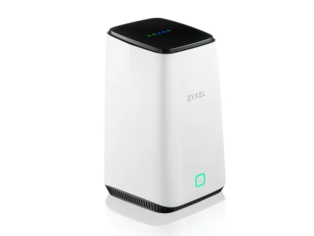 Zyxel FWA510, Wi-Fi 6 (802.11ax), Tri-band (2.4 GHz / 5 GHz / 5 GHz),