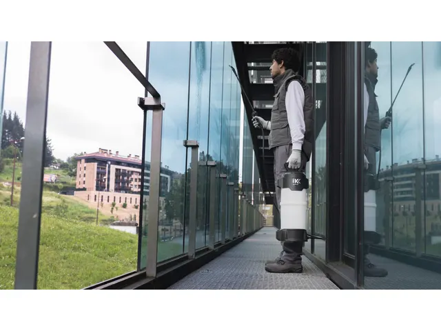 IK Foam Pro 12 Drukspuitpomp Persluchtventiel 6 Liter