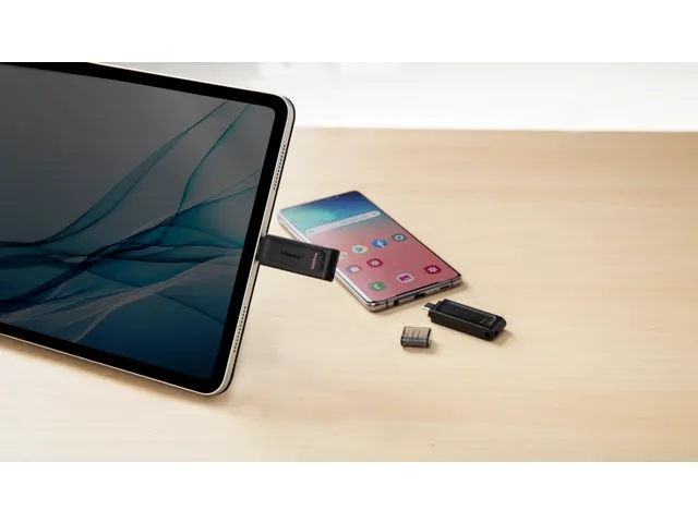 64GB USB-C 3.2 Gen 1 DataTraveler 70