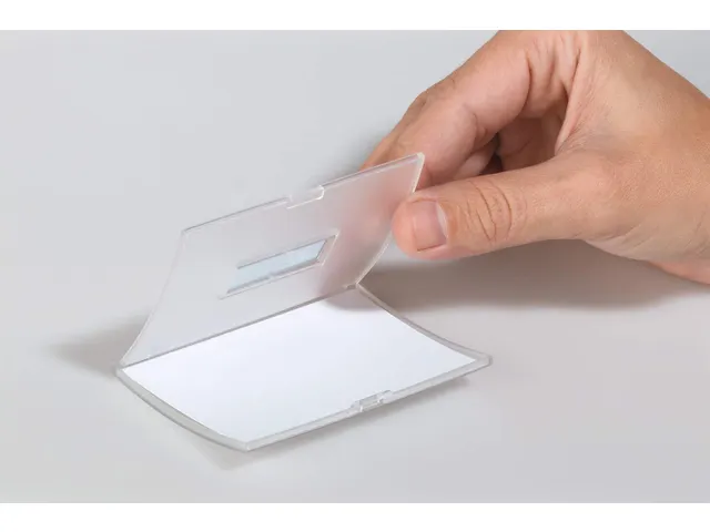 Badge Durable 8212 Click Fold met magneet 40x75mm
