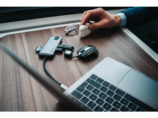 Verbatim Go Mini muis Ambidexter kabel optisch 1000DPI zwart