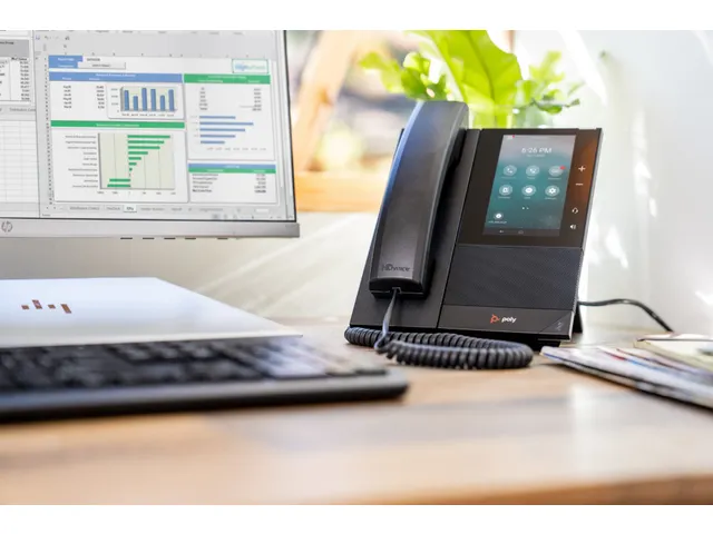 POLY CCX 500 zakelijke telefoon met Open SIP en PoE-ondersteuning