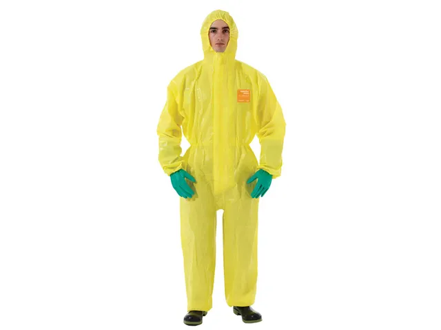 Ansell AlphaTec 3000 overall, model 111 - 3XL