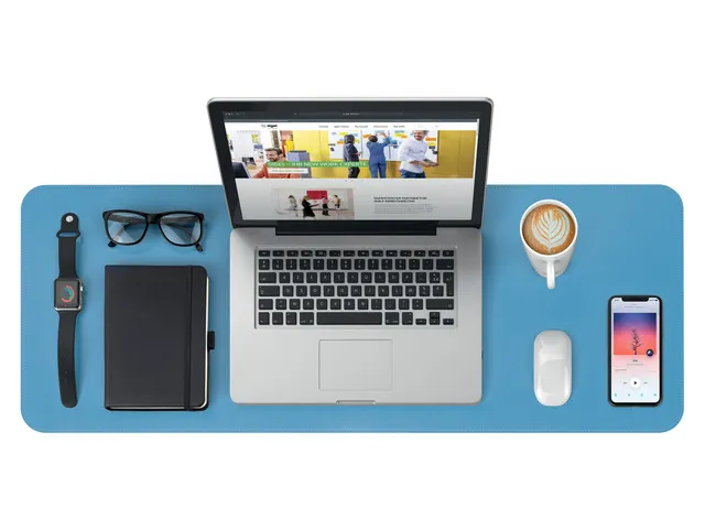 Sous-main Sigel enroulable 800x300x2mm bleu-vert simili cuir