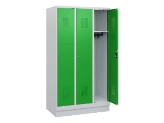 schoollocker,HxBxD 1630x900x500mm,3vak,vak B 300mm,cil.-slot,sokkel - 1