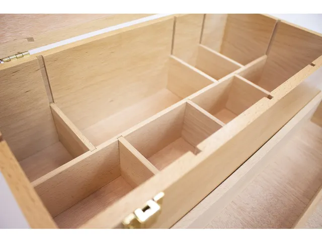 Coffre de peintre Kangaro avec caisson intérieur et cloisons. en bois