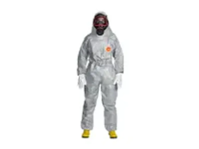 DuPont Tychem 6000 F FaceSeal overall - M