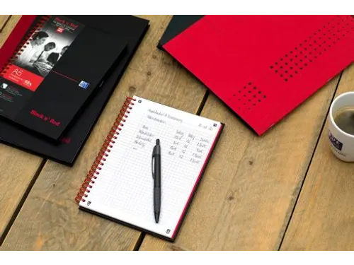 Notitieboek Oxford Black n' Red A4 96vel lijn zwart