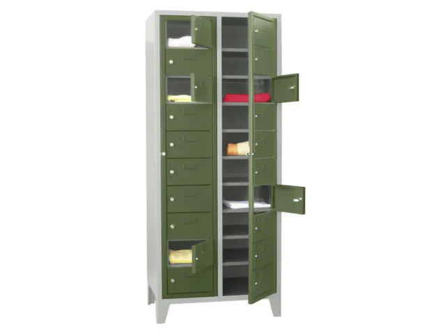 Wasgoedkast 1850x770x500 2x10 Vakken M. Poten Ral7035 Front Ral6011