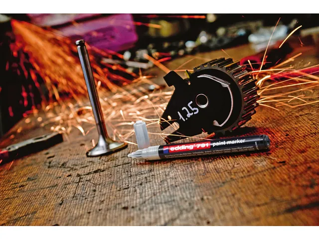 Paintmarker edding 791 PCR op alcoholbasis 1-2mm zwart