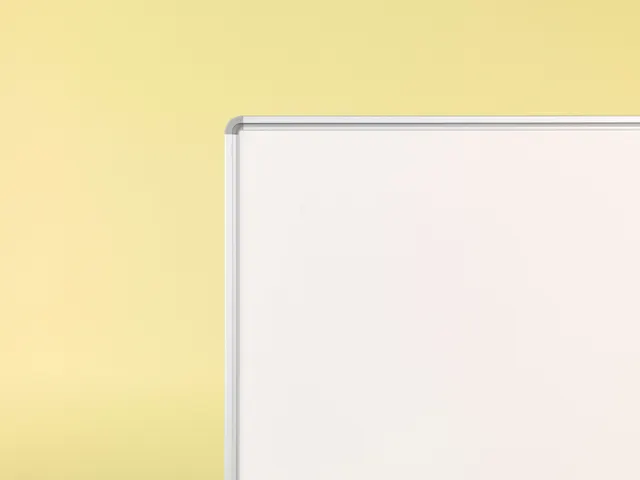 Kantelbord whiteboard 120x220cm dubbelzijdig emaille RC-10 profiel