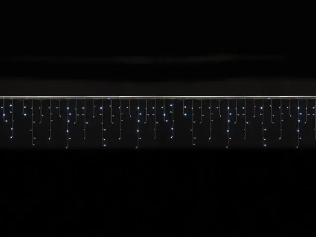 Cascade Light LED - 4 x 0,6m - 144 Witte Lampen - Transparant Draad -