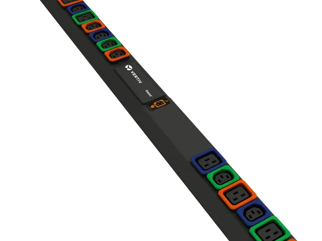 Vertiv U1072L, Basique, 0U, verticale, Noir, 36 sortie(s) CA, Coupleur