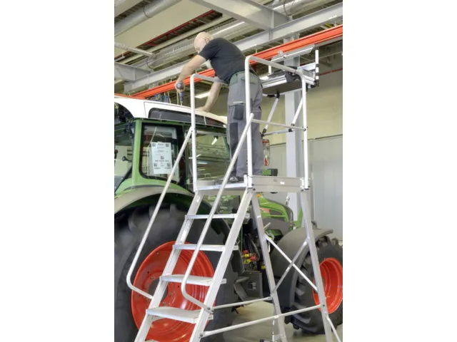 escalier mobile,estrade H 1,7m,7 à profilés antidérapants,alu