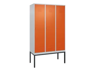 locker,HxBxD 2120x1200x500mm,3vak,vak B 400mm,cil.-slot,voetonderstel - 1